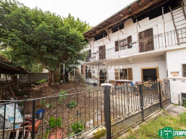 Villa Indipendente in vendita a Oleggio Castello, Novara