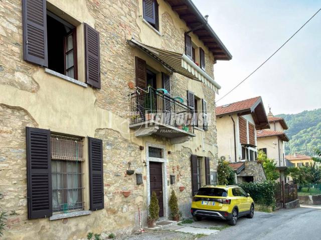 Villa Indipendente in vendita a Olgiate Molgora, Lombardia