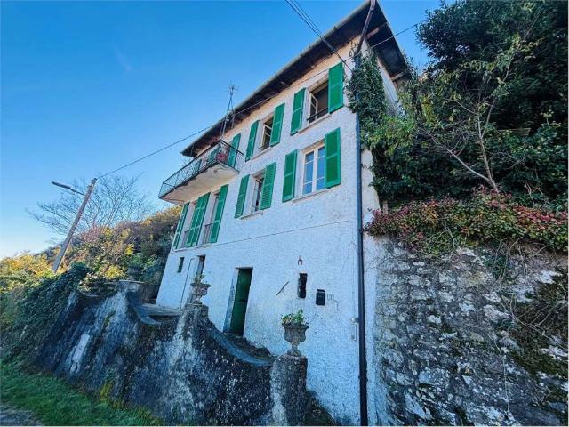 Villa Indipendente in vendita a Oliveto Lario, Lombardia