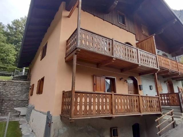 Villa Indipendente in vendita a Valpelline, Aosta