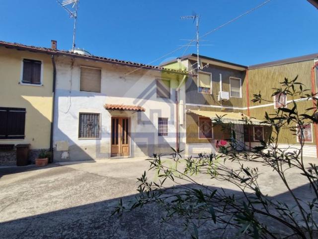 Villa Indipendente in vendita a Olmeneta, Lombardia