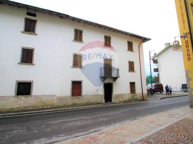 Villa Indipendente in vendita a Comunità Montana della Valle Brembana, Zambla Bassa