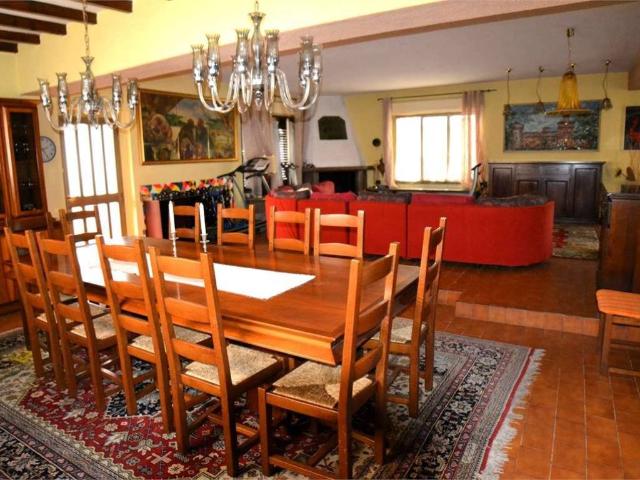 Villa Indipendente in vendita a Oltrona San Mamette, Lombardia
