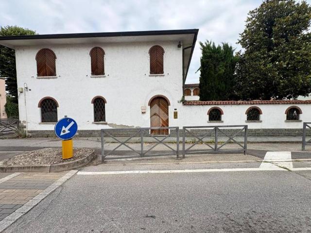 Villa Indipendente in vendita a Crema, Lombardia