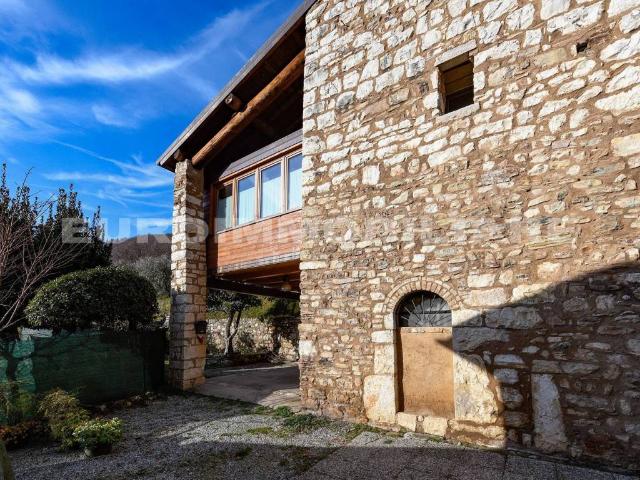 Villa Indipendente in vendita a Comunità montana del Sebino bresciano, Ome