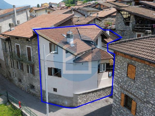 Villa Indipendente in vendita a Comunità montana della valle Camonica, Ono San Pietro