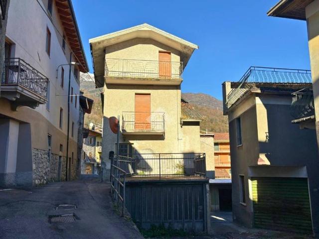 Villa Indipendente in vendita a Comunità montana della valle Camonica, Ono San Pietro