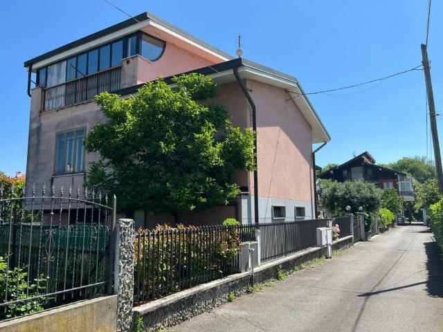 Villa Indipendente in vendita a Piemonte, Torino