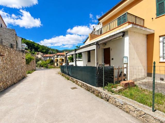 Villa Indipendente in vendita a Orco Feglino, Liguria
