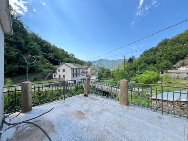 Villa Indipendente in vendita a Isolona, Liguria
