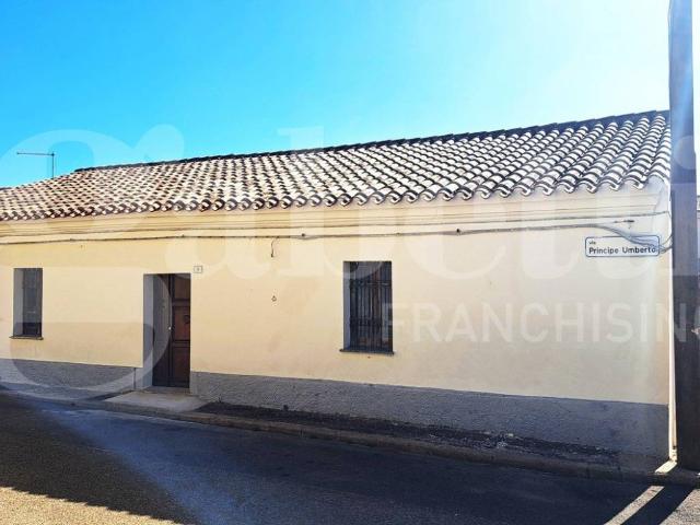 Villa Indipendente in vendita a Oristano, Sardigna/Sardegna