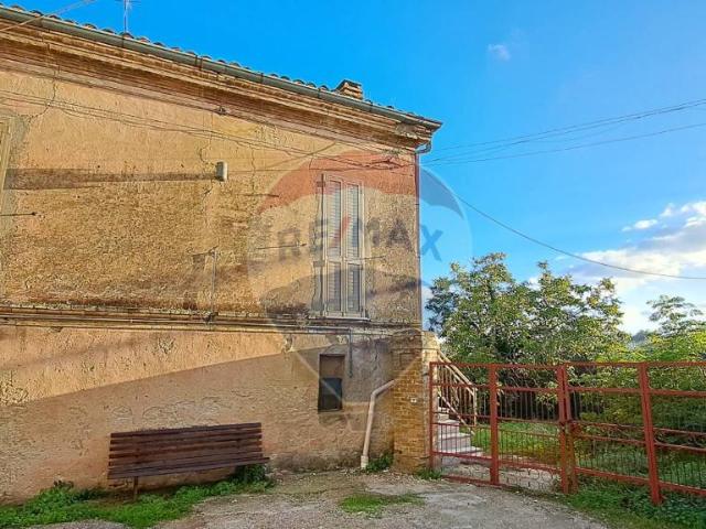 Villa Indipendente in vendita a Ortona, Abruzzo