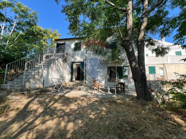 Villa Indipendente in vendita a Ortona, Abruzzo