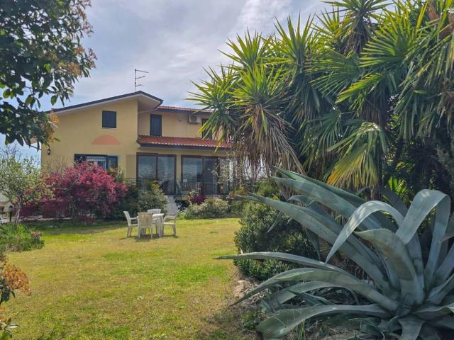 Villa Indipendente in vendita a Tamarete, Ortona