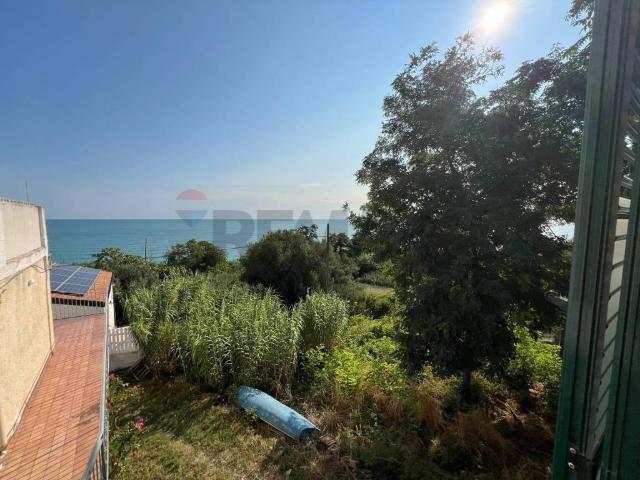 Villa Indipendente in vendita a Ortona, Abruzzo