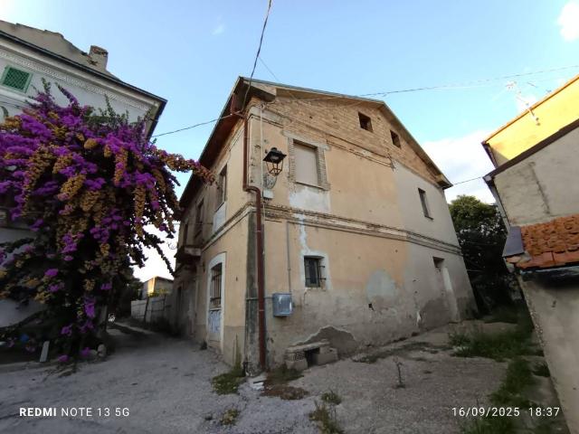 Villa Indipendente in vendita a Ortona, Abruzzo