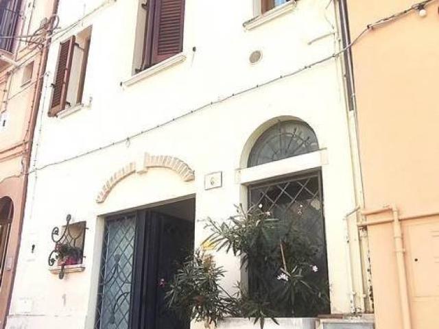 Villa Indipendente in vendita a Ortona, Abruzzo