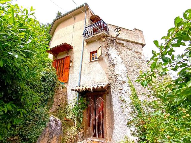 Villa Indipendente in vendita a Ortona Dei Marsi, Abruzzo
