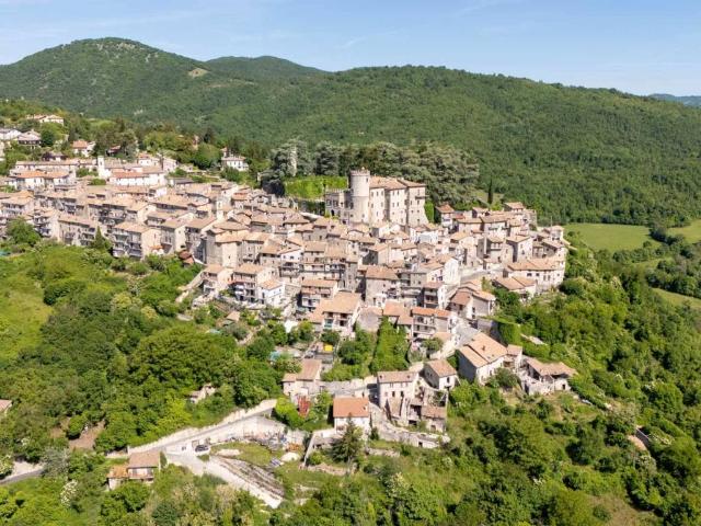 Villa Indipendente in vendita a Orvinio, Lazio