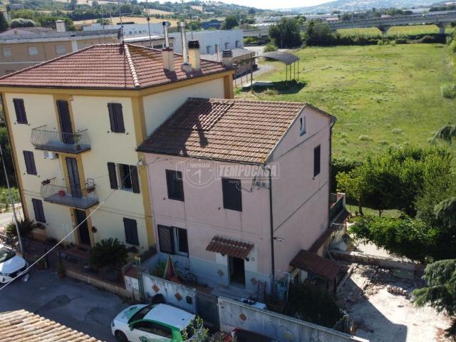 Villa Indipendente in vendita a Marche, Ancona