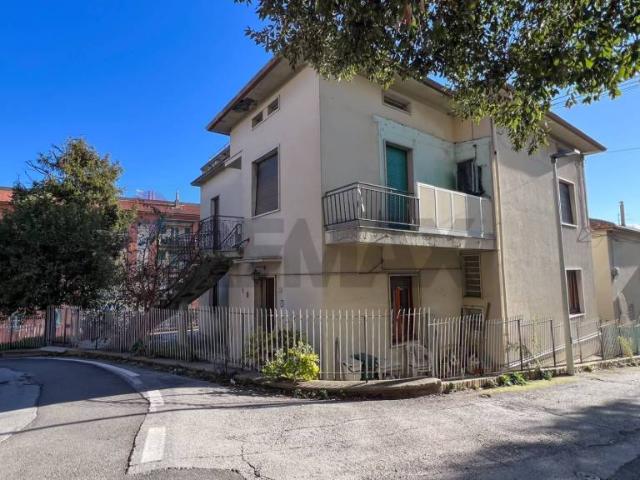 Villa Indipendente in vendita a Borgo San Giacomo, Marche