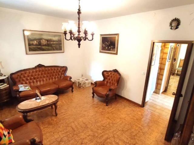 Villa Indipendente in vendita a Osio Sotto, Lombardia