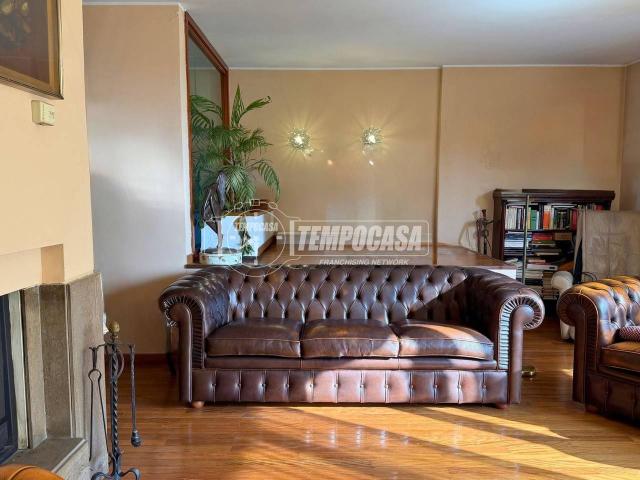 Villa Indipendente in vendita a Osnago, Lombardia