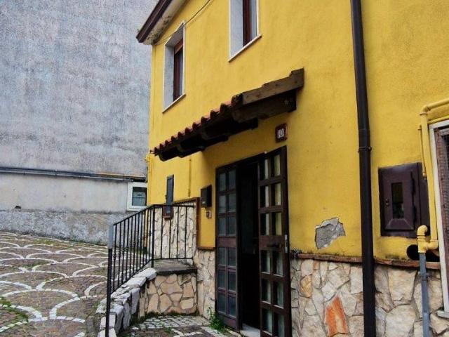 Villa Indipendente in vendita a Ospedaletto D'alpinolo, Campania