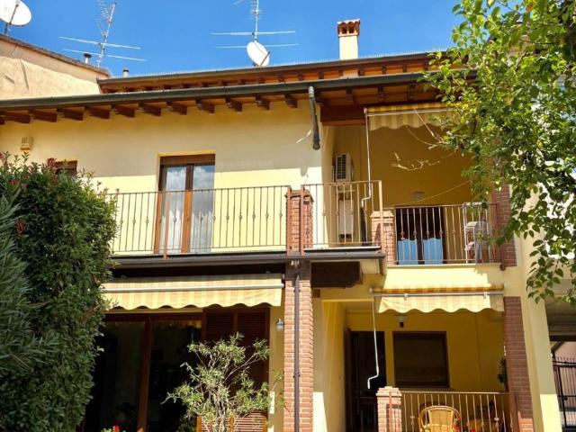Villa Indipendente in vendita a Ospedaletto Lodigiano, Lombardia