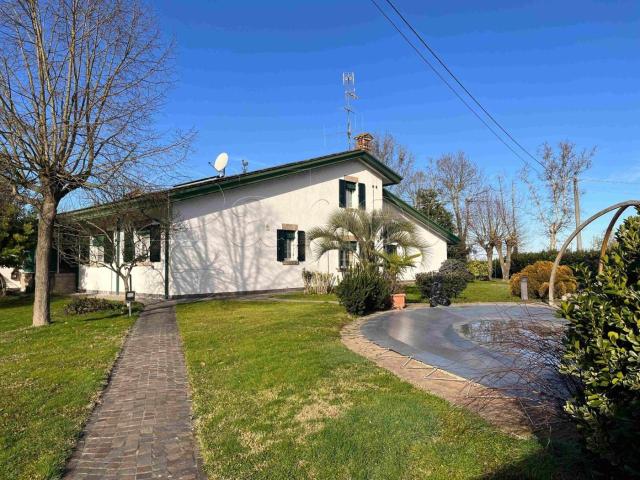 Villa Indipendente in vendita a Ostellato, Reggio Emilia