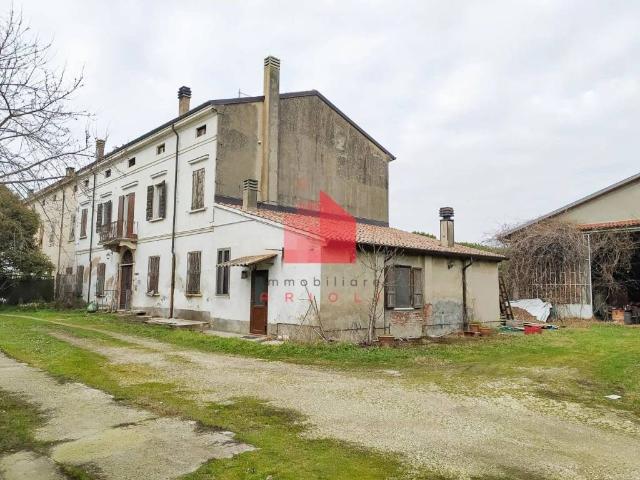 Villa Indipendente in vendita a Ostiglia, Lombardia