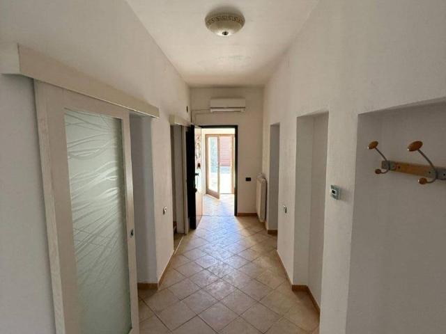 Villa Indipendente in vendita a Ostiglia, Lombardia