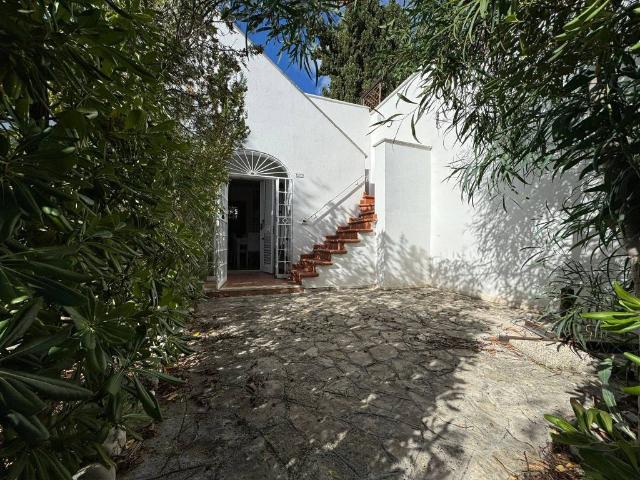 Villa Indipendente in vendita a Rosa Marina di Ostuni, Puglia