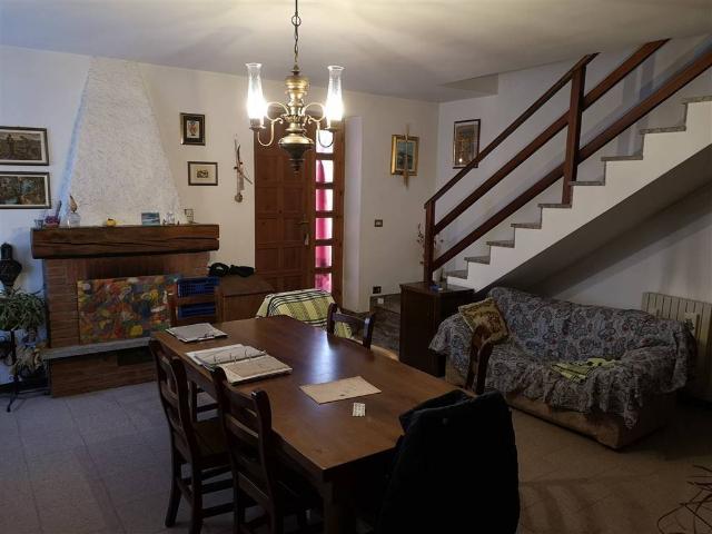 Villa Indipendente in vendita a Ottobiano, Pavia