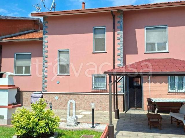 Villa Indipendente in vendita a Ottobiano, Lombardia