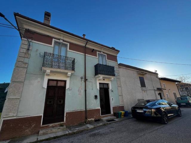 Villa Indipendente in vendita a Ovindoli, Abruzzo