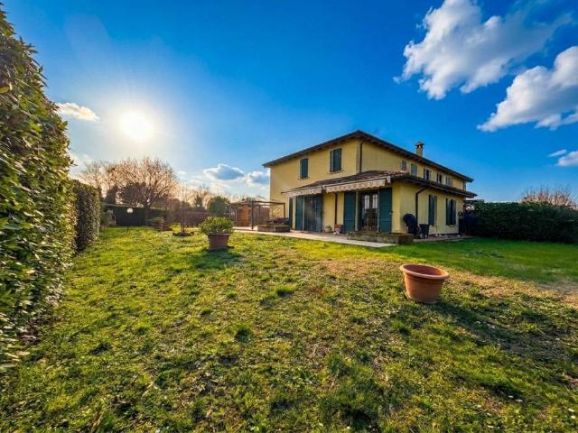 Villa Indipendente in vendita a Unione dei comuni Savena-Idice, Ozzano Dell'emilia