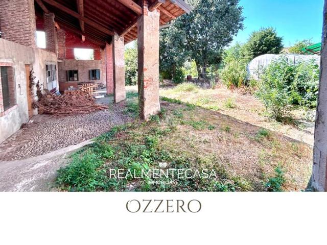 Villa Indipendente in vendita a Ozzero, Lombardia