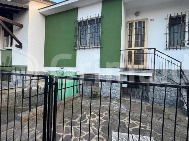 Villa Indipendente in vendita a Ozzero, Lombardia