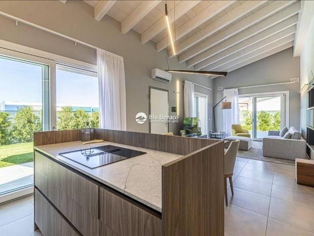 Villa Indipendente in vendita a Padenghe Sul Garda, Lombardia