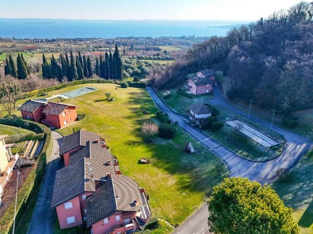 Villa Indipendente in vendita a Padenghe Sul Garda, Lombardia