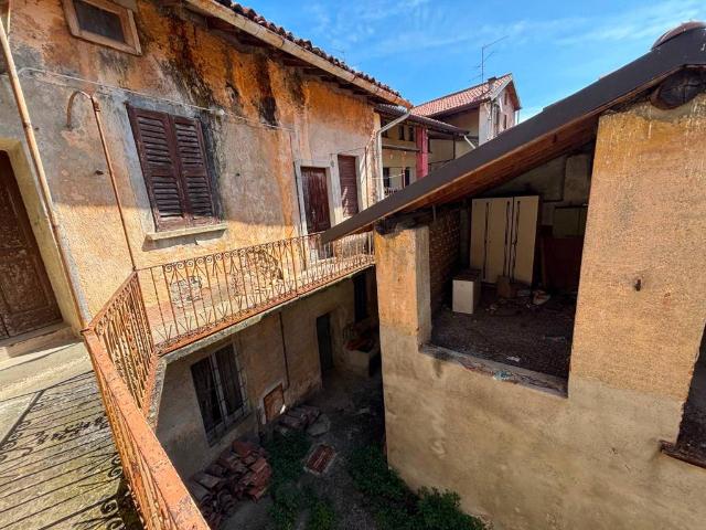 Villa Indipendente in vendita a Paderno D'adda, Lombardia