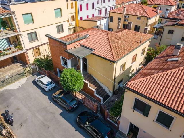 Villa Indipendente in vendita a Stanga, Padova