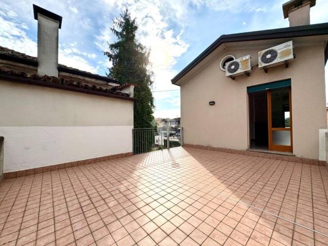 Villa Indipendente in vendita a Guizza, Padova