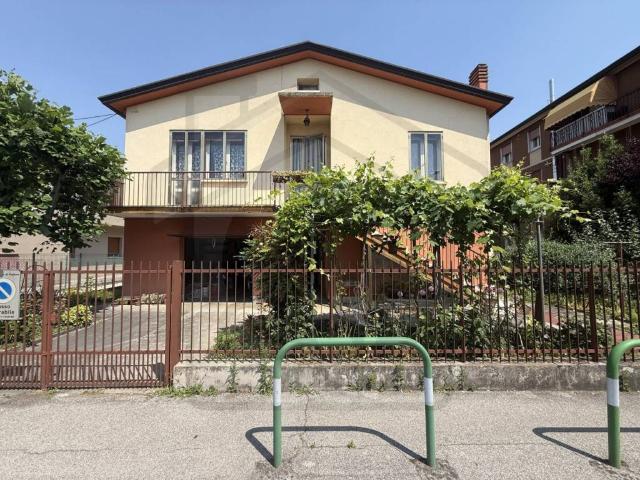 Villa Indipendente in vendita a Padova, Veneto