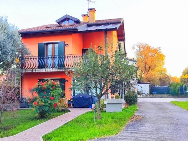 Villa Indipendente in vendita a Padova