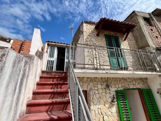 Villa Indipendente in vendita a Pagliara, Sicilia