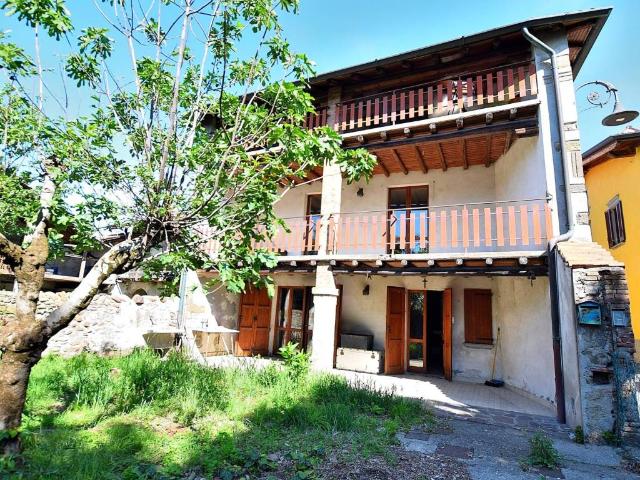 Villa Indipendente in vendita a Paladina, Lombardia
