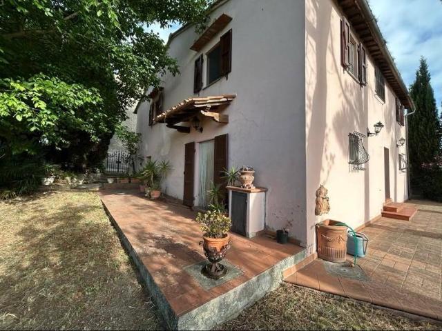 Villa Indipendente in vendita a Montacchita, Palaia