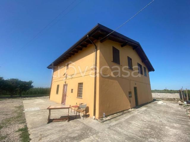 Villa Indipendente in vendita a Unione Terre d'Acqua, Crevalcore